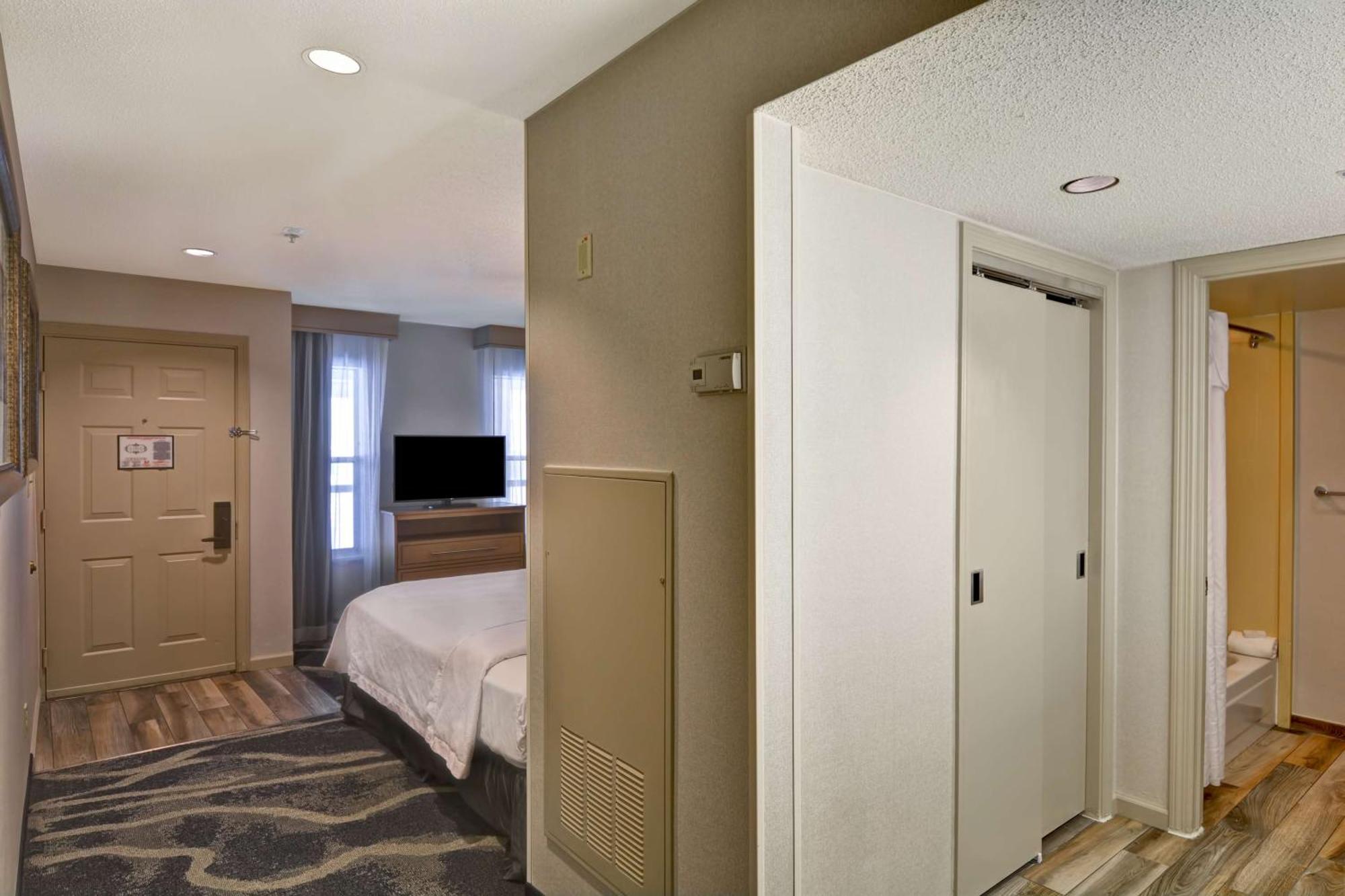 Homewood Suites By Hilton Windsor Locks Hartford Eksteriør billede