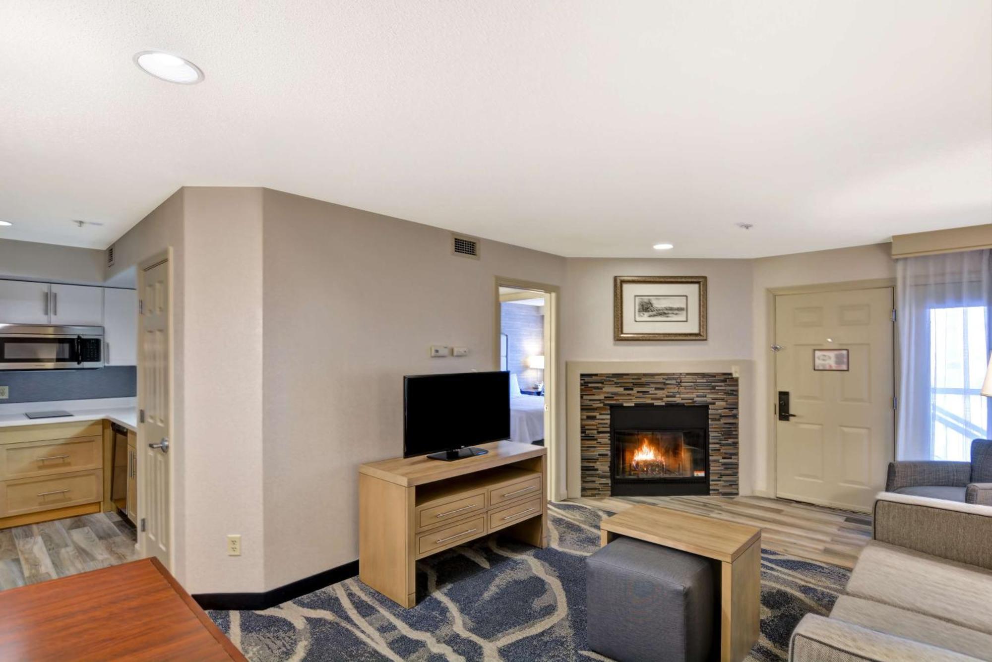 Homewood Suites By Hilton Windsor Locks Hartford Eksteriør billede